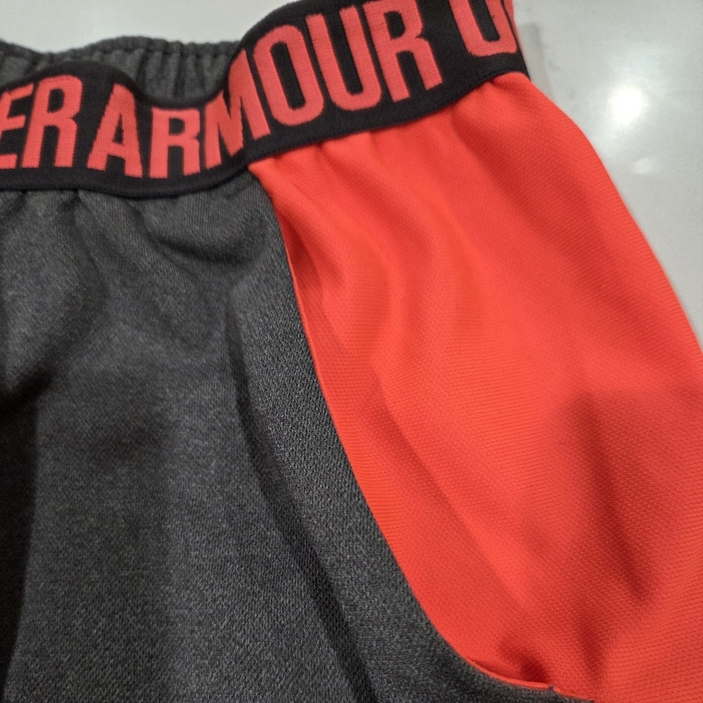 Under Armour Women's Athletic Shorts in Gray and Redv Size Xs - Picture 7 of 7